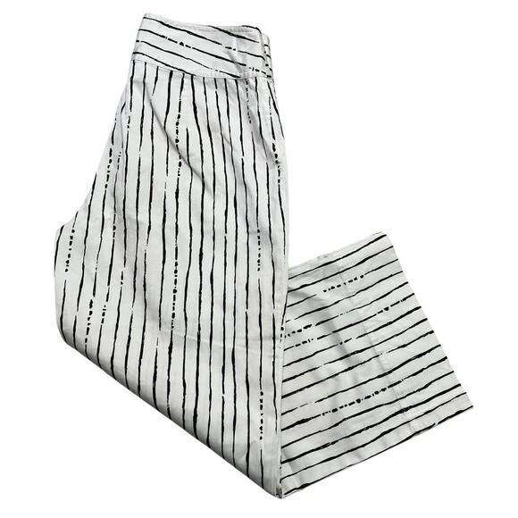 CHICO’S Women’s‎ Black / White Striped Cropped Dress Pants - Plus Size - 1 - Picture 4 of 7